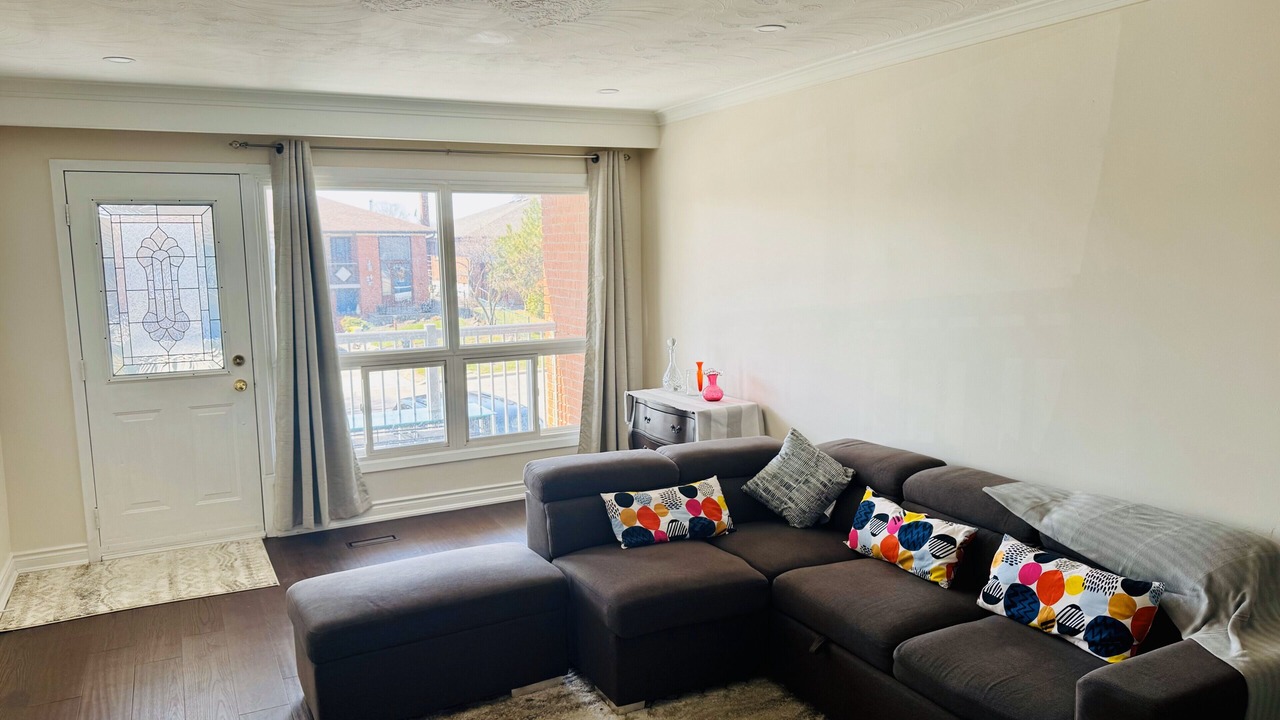 Photo of Livingroom in Humber Summit