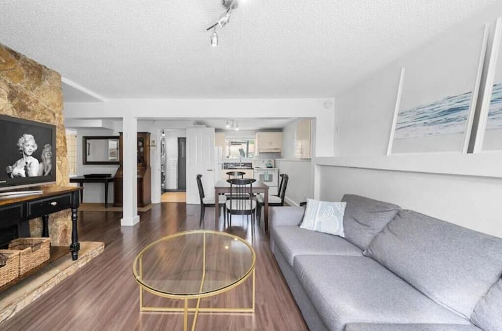 Photo of Livingroom in Central Lonsdale