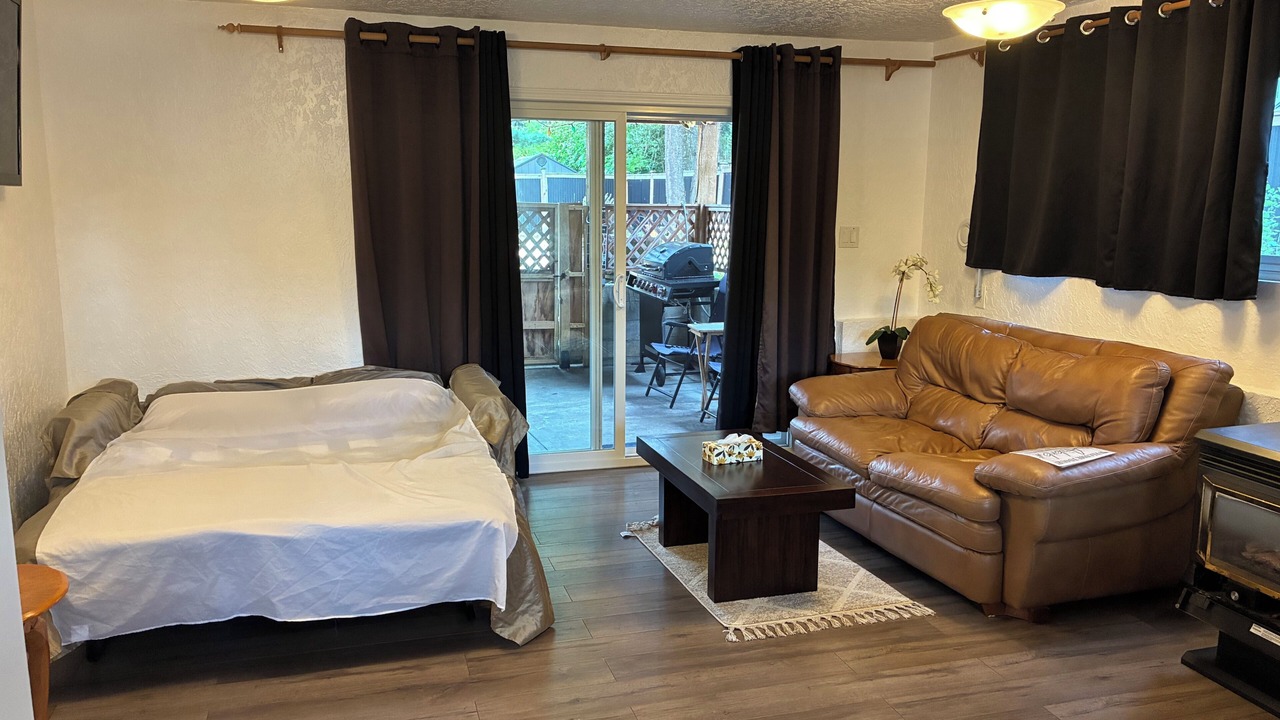 Photo of Bedroom in Colwood