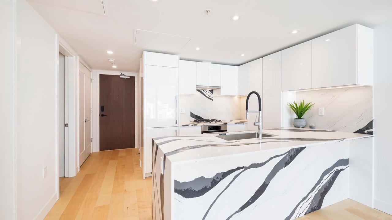 Photo of Kitchen in Central Lonsdale