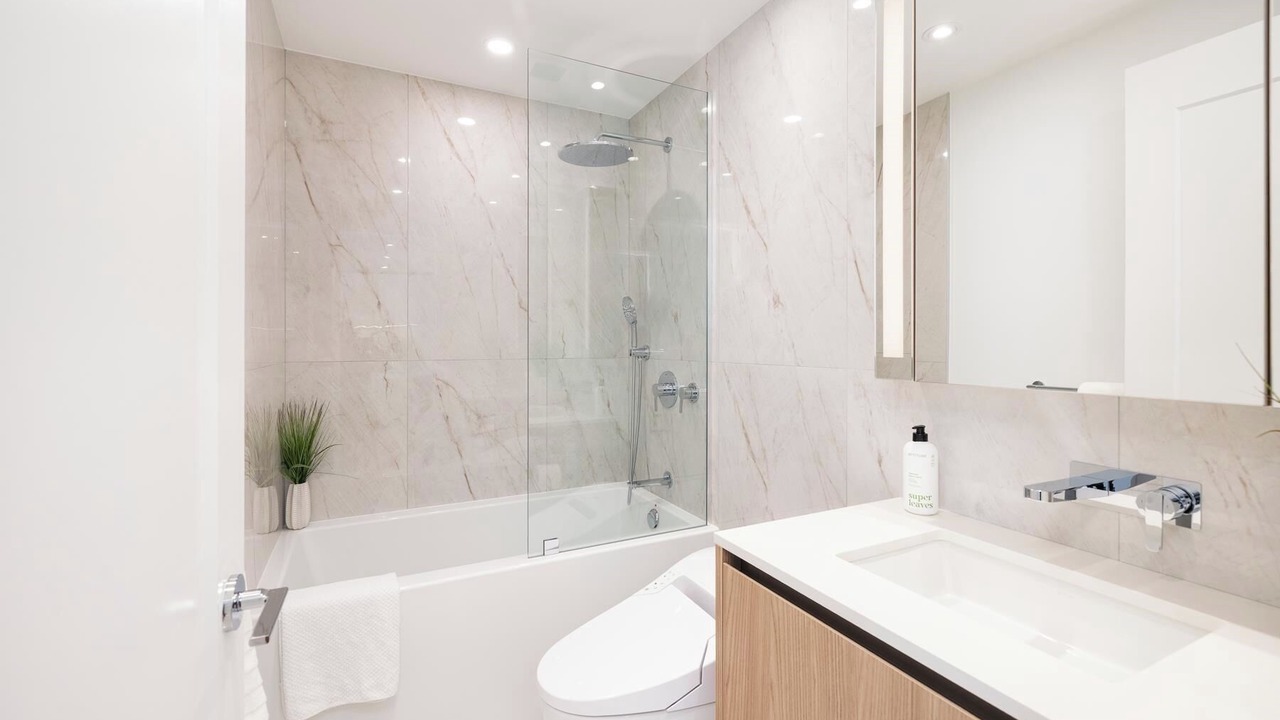 Photo of Bathroom in Central Lonsdale
