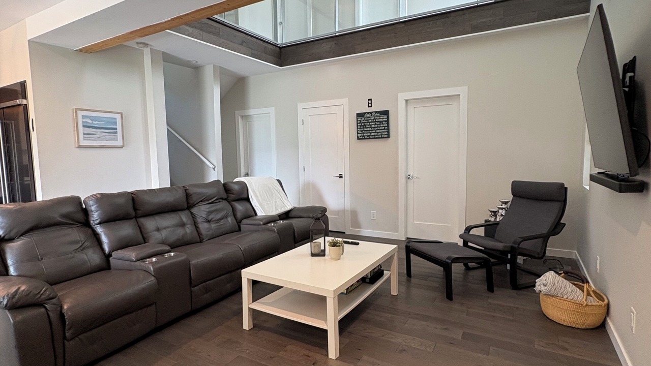 Photo of Livingroom in Anglemont