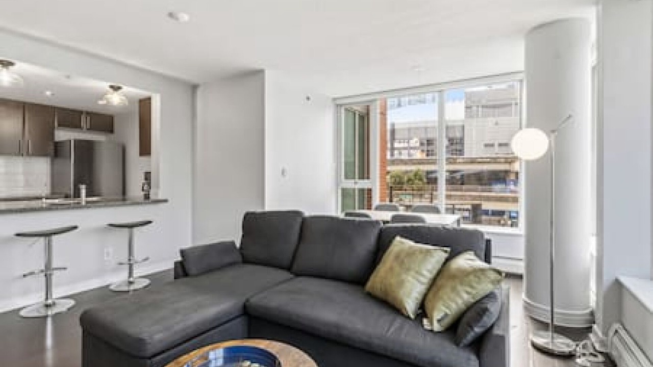 Photo of Livingroom in Crosstown