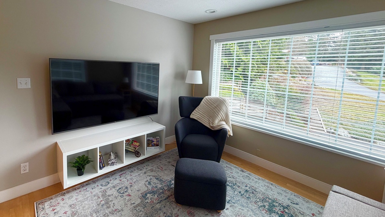 Photo of Livingroom in Metro Vancouver Regional District