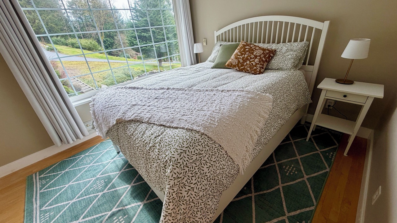 Photo of Bedroom in Metro Vancouver Regional District