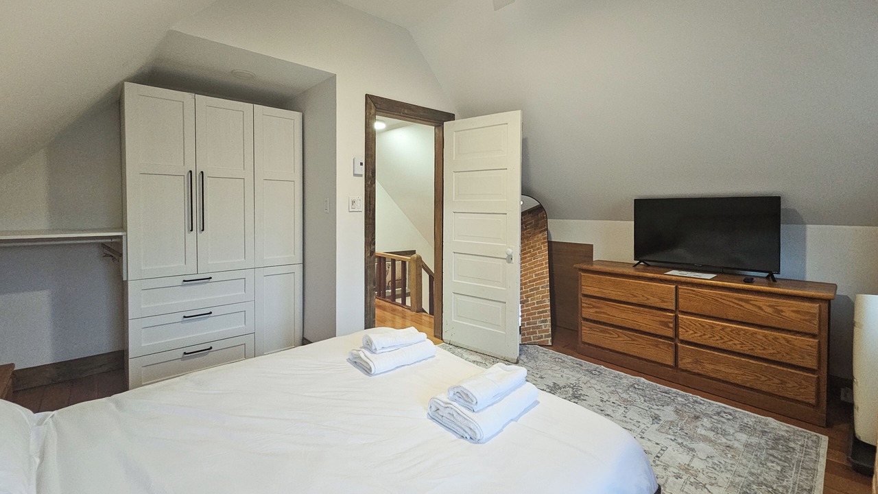 Photo of Bedroom in Downtown Eastside