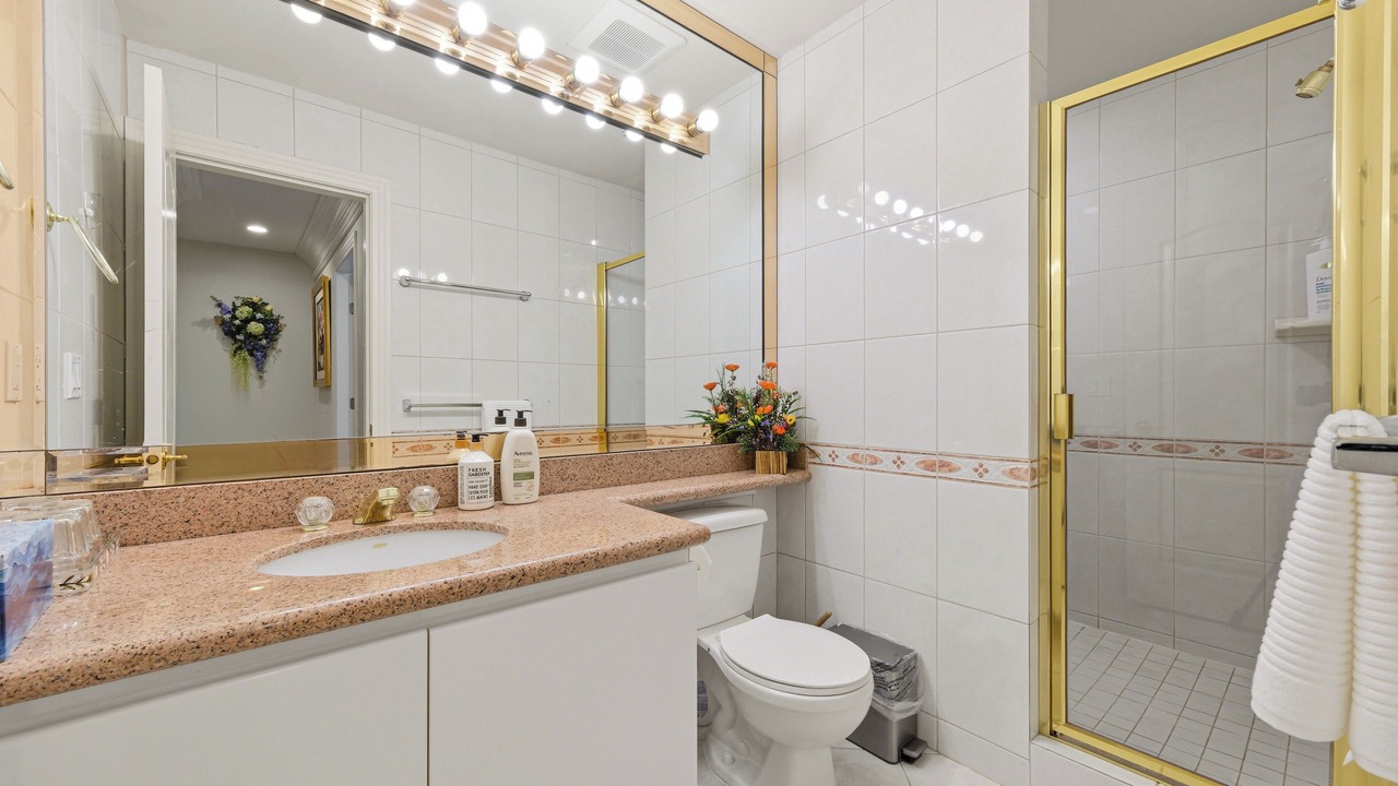 Photo of Bathroom in Arbutus Ridge