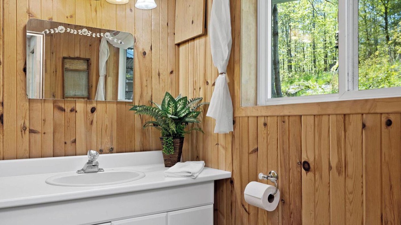 Photo of Bathroom in Baysville
