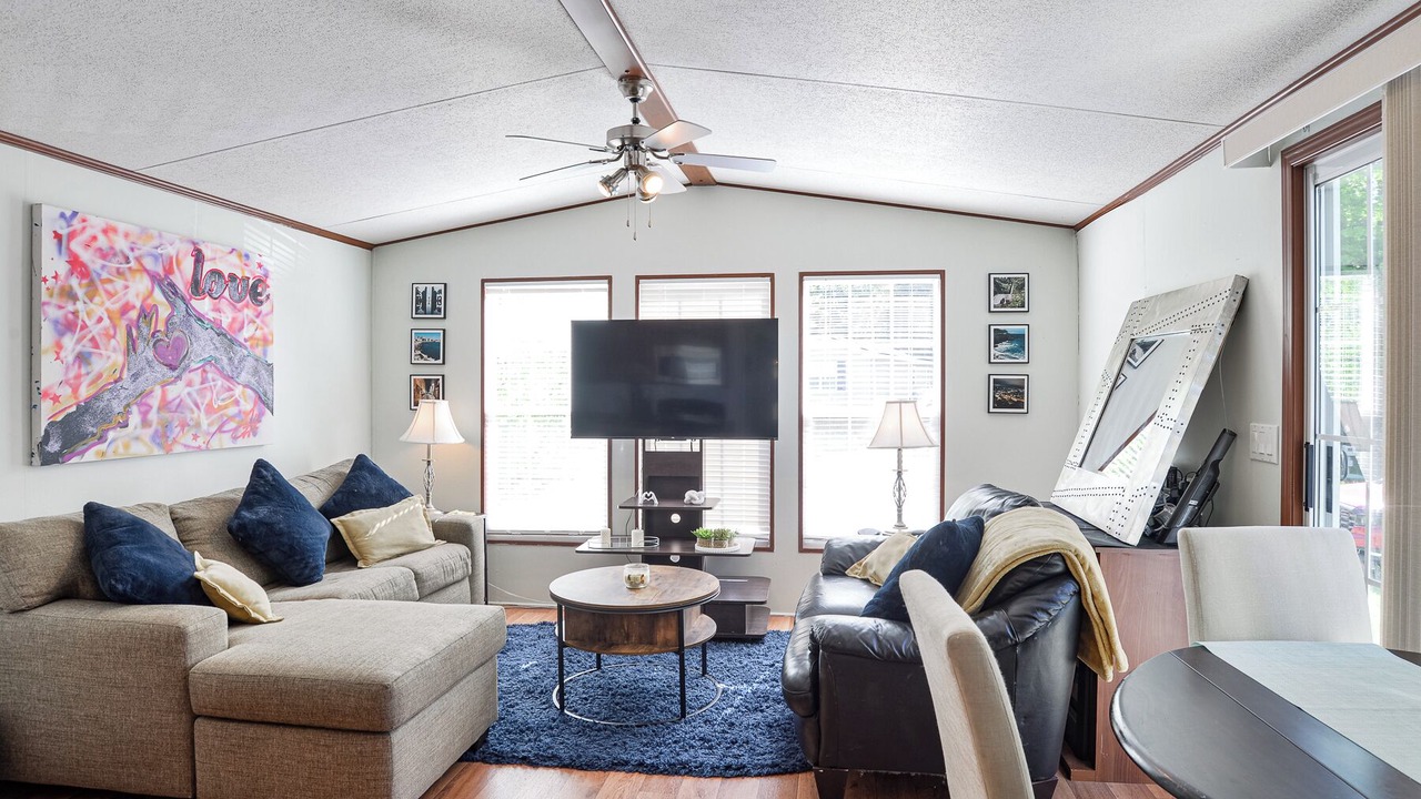 Photo of Livingroom in Washago
