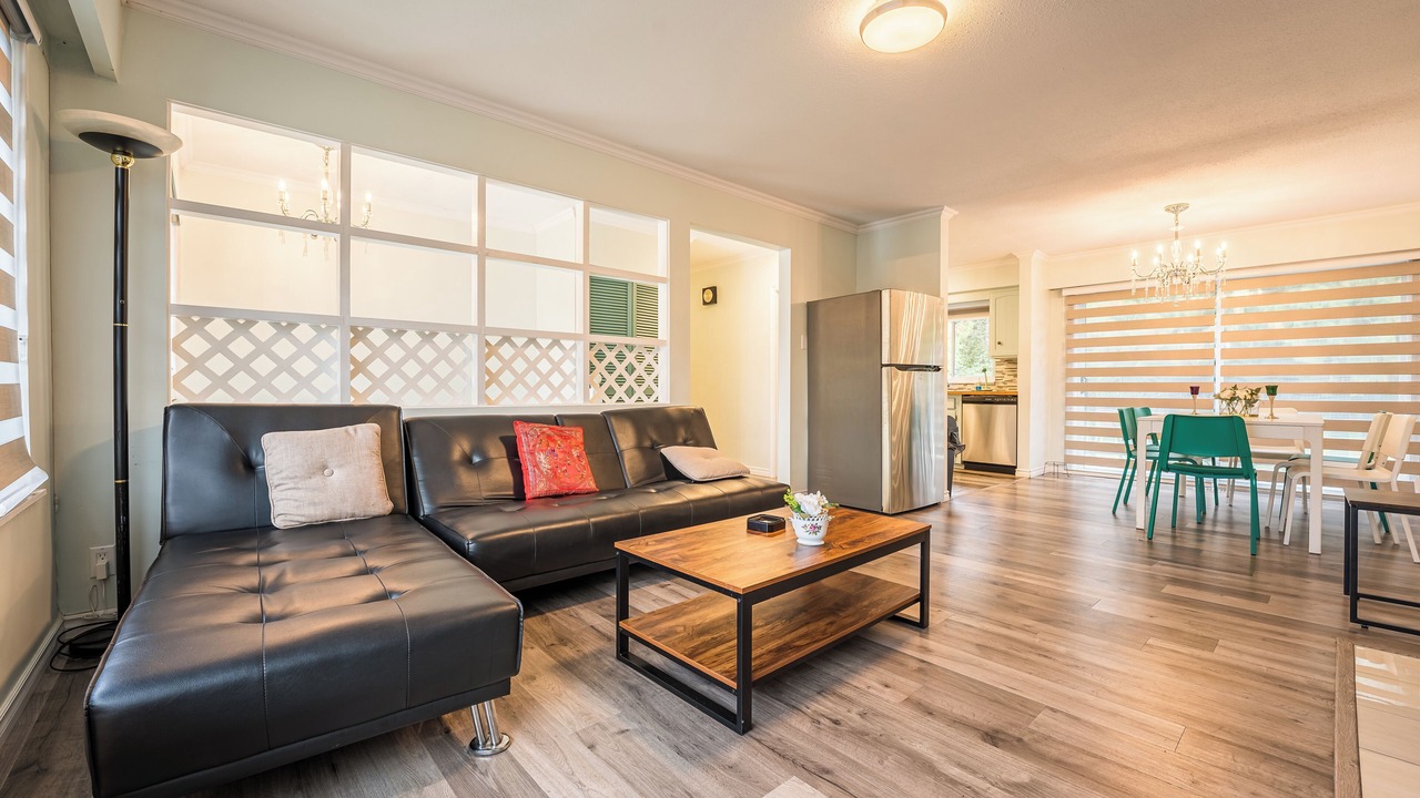 Photo of Livingroom in Guildford