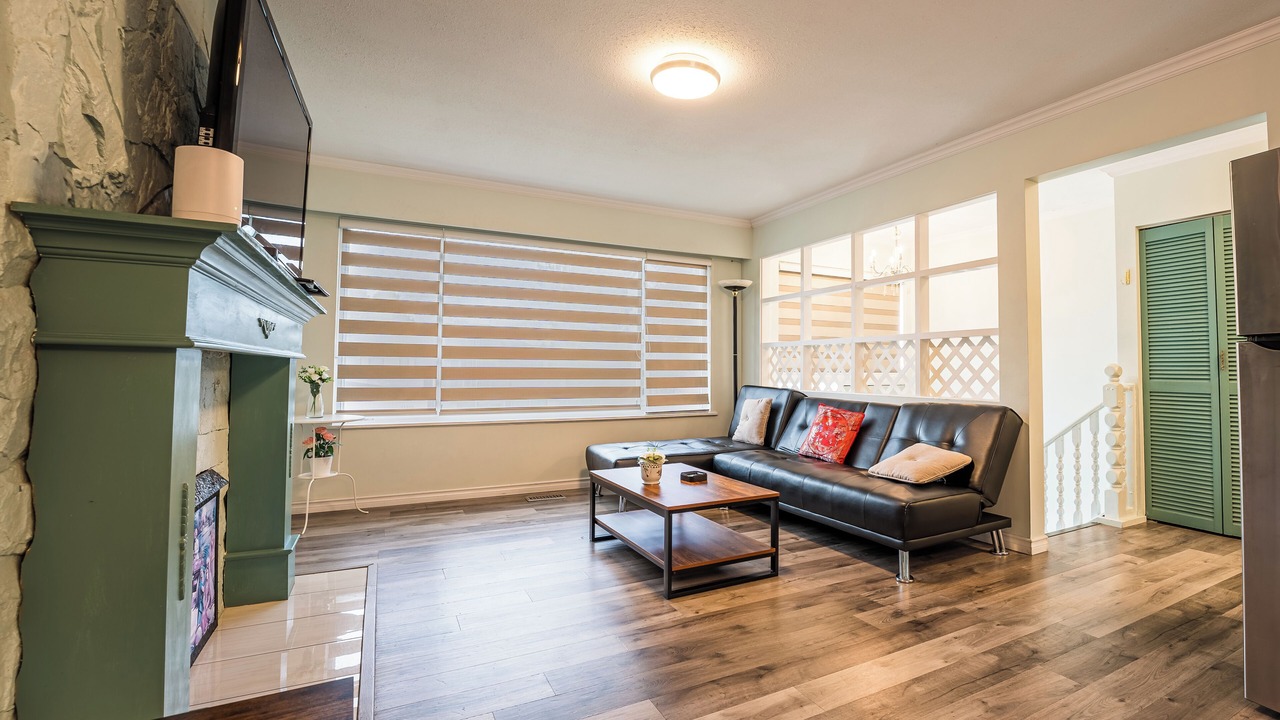 Photo of Livingroom in Guildford