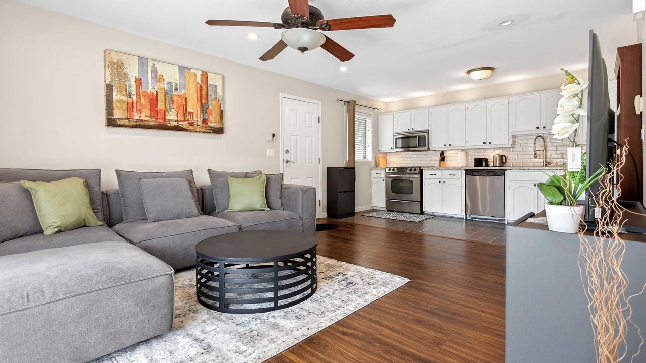 Photo of Livingroom in Newton