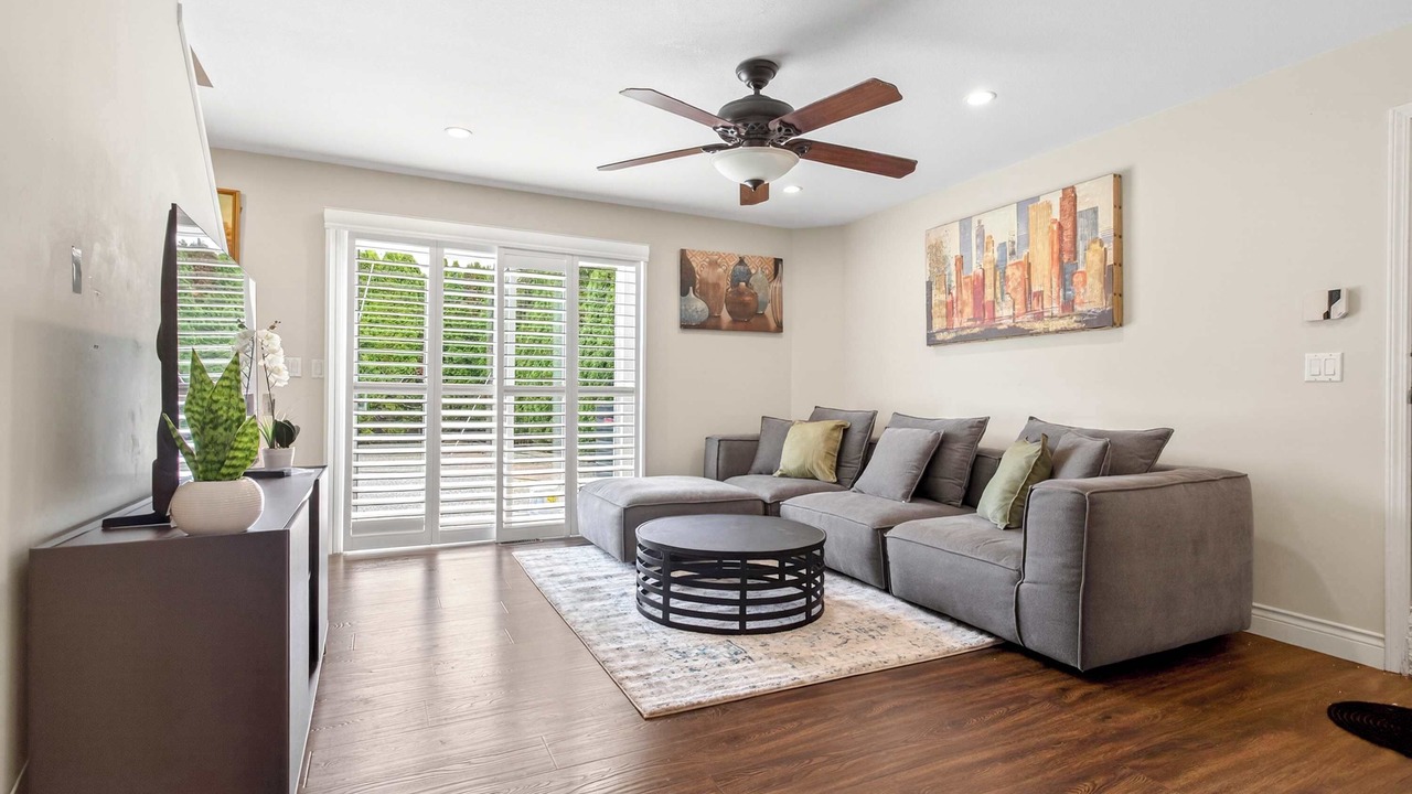 Photo of Livingroom in Newton