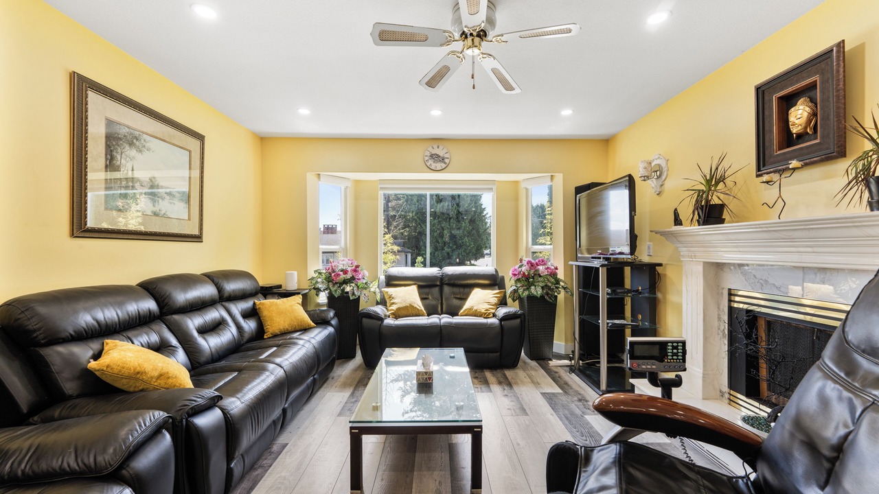 Photo of Livingroom in Fleetwood