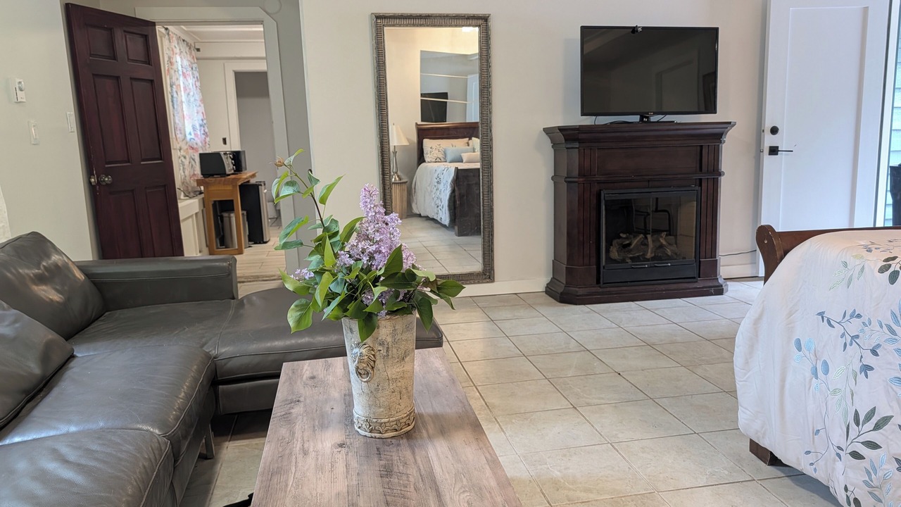 Photo of Bedroom in Roberts Creek