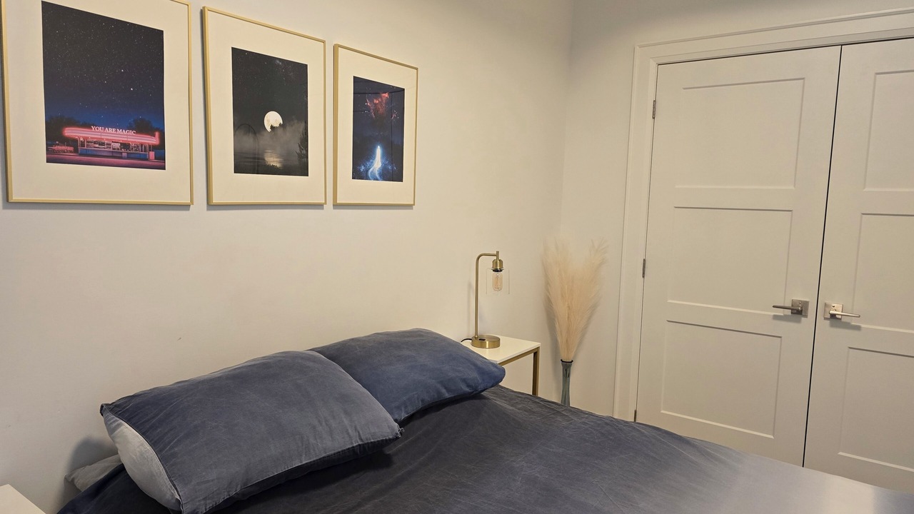 Photo of Bedroom in Birch Cliff Heights