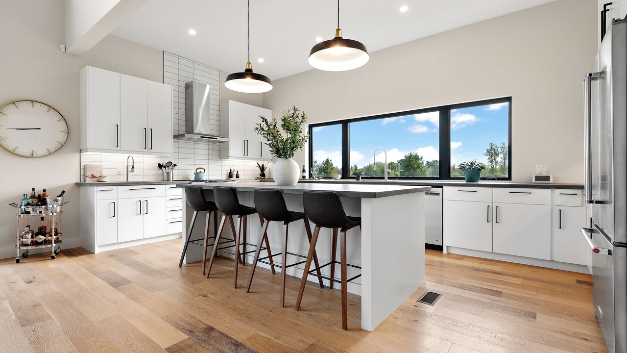 Photo of Kitchen in Mono