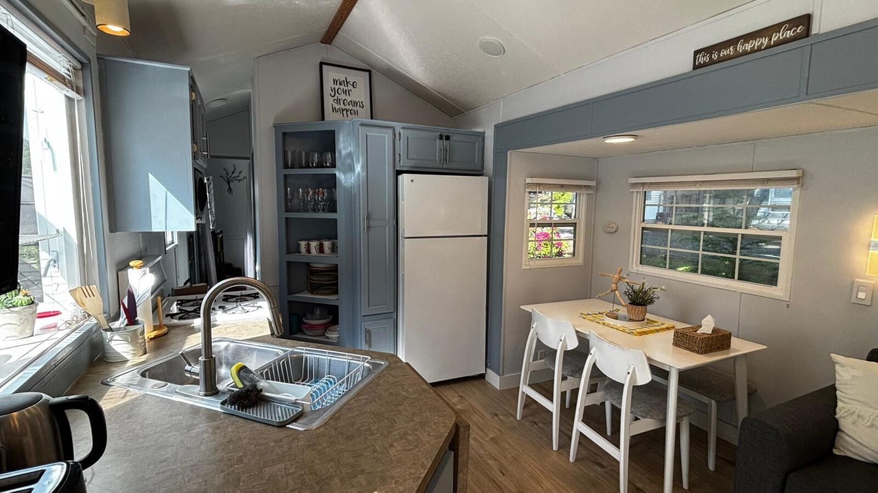 Photo of Kitchen in Lindell Beach