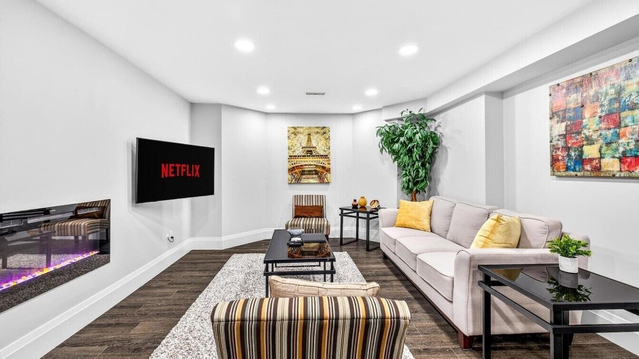 Photo of Livingroom in Langley