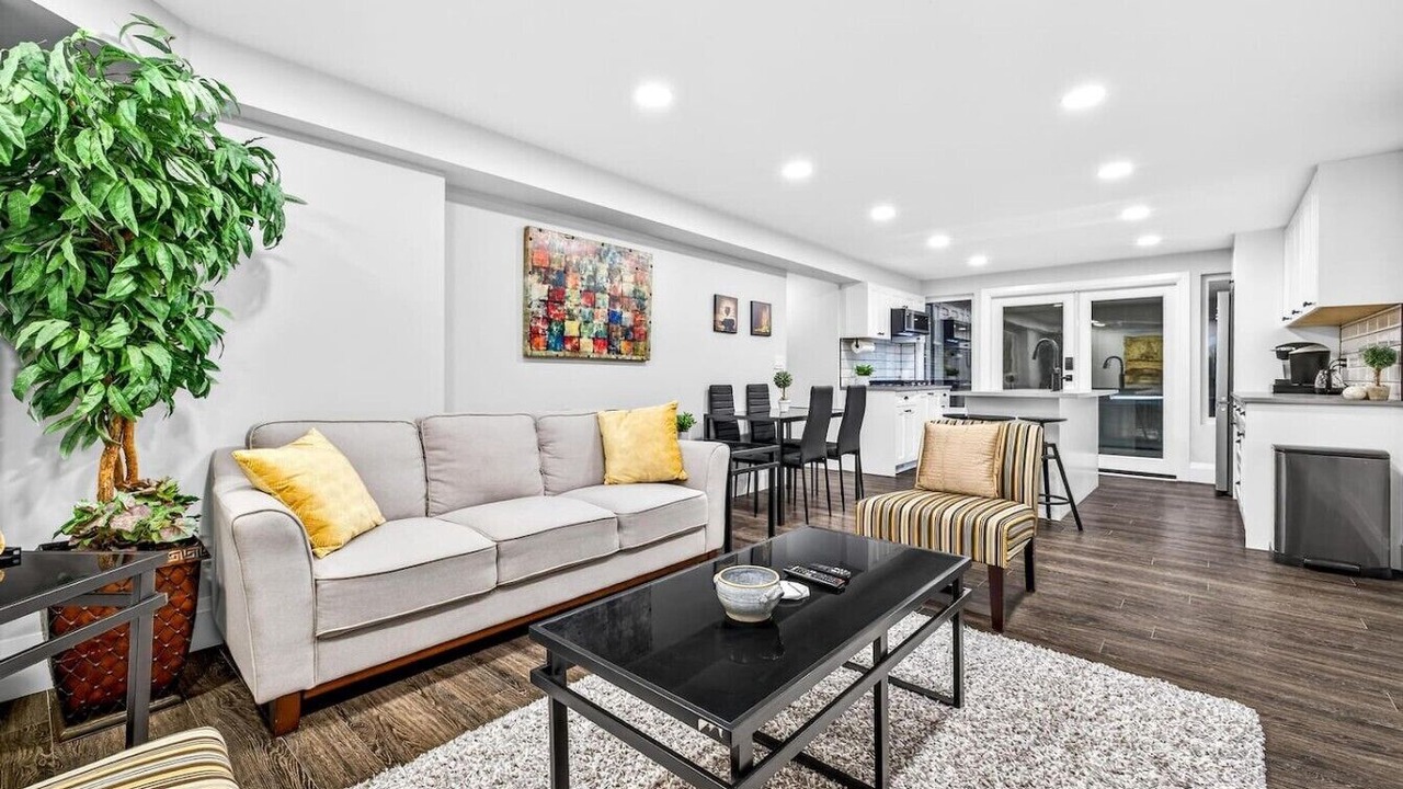 Photo of Livingroom in Langley