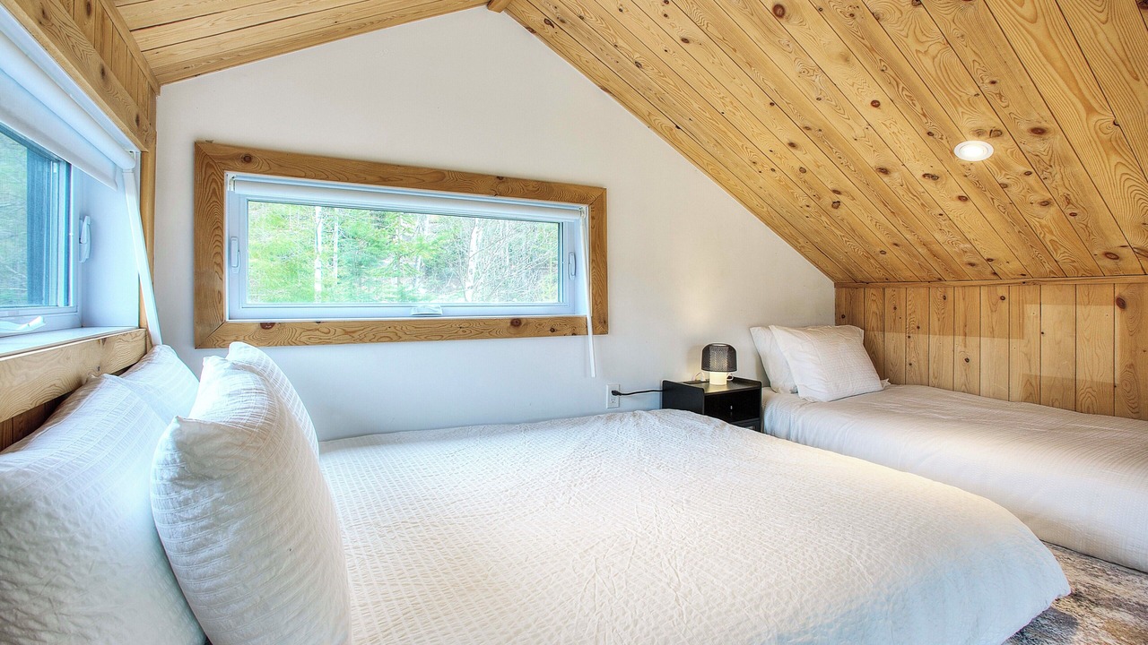 Photo of Bedroom in Sainte-Marguerite-du-Lac-Masson