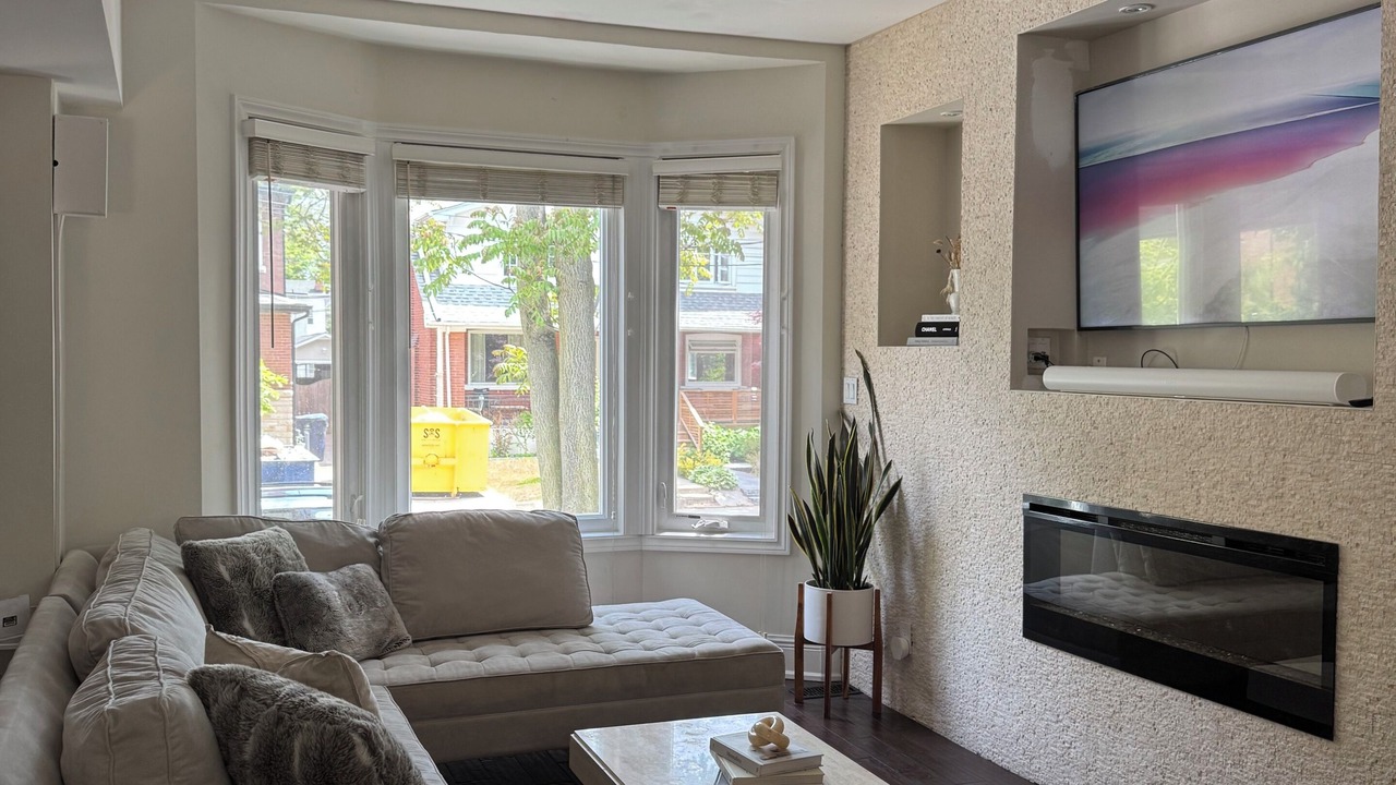 Photo of Livingroom in Greenwood - Coxwell