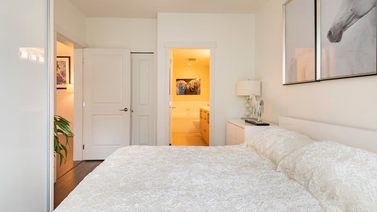 Photo of Bedroom in Central Lonsdale