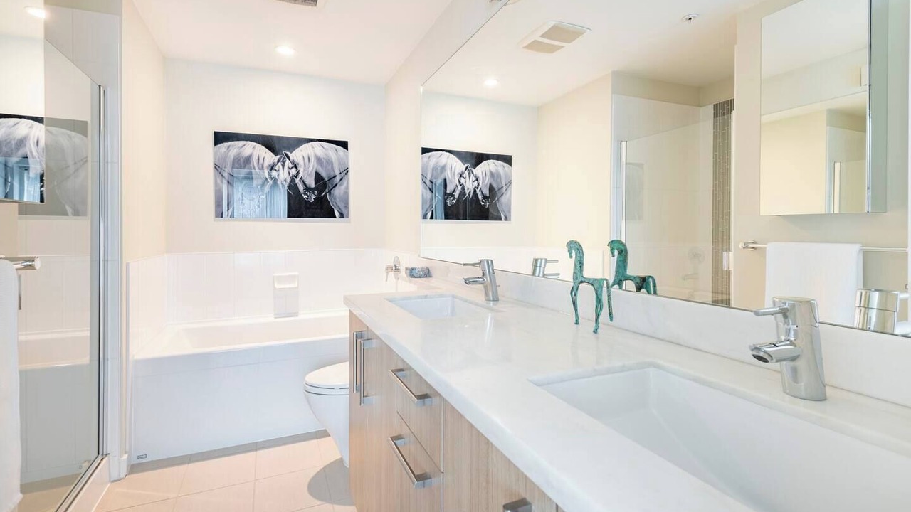 Photo of Bathroom in Central Lonsdale