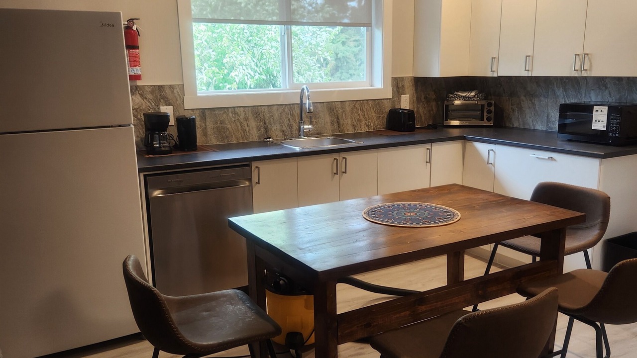Photo of Kitchen in Southeast Kelowna
