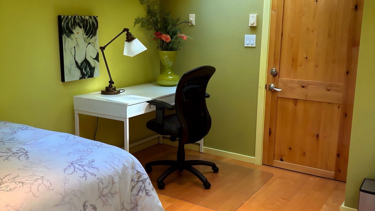 Photo of Bedroom in Canyon Heights
