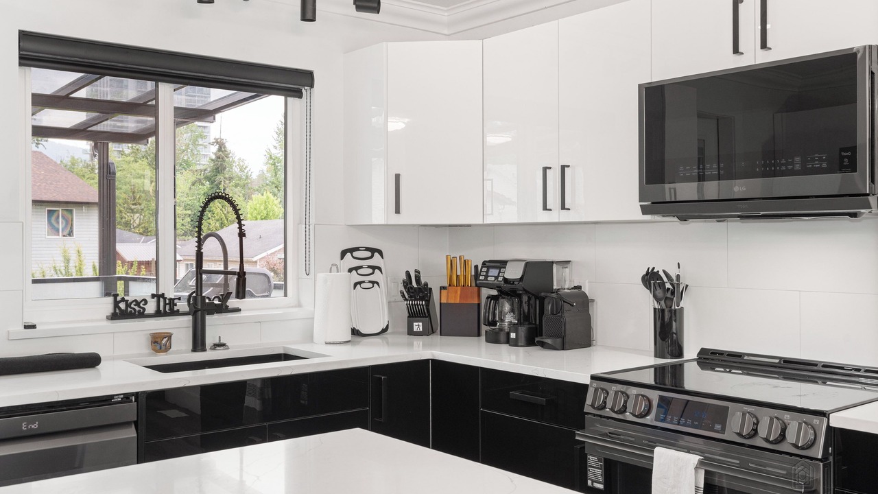 Photo of Kitchen in West Vancouver