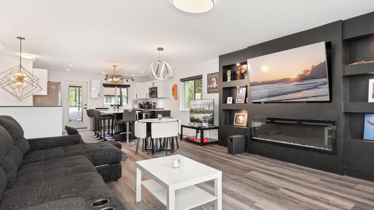 Photo of Livingroom in West Vancouver