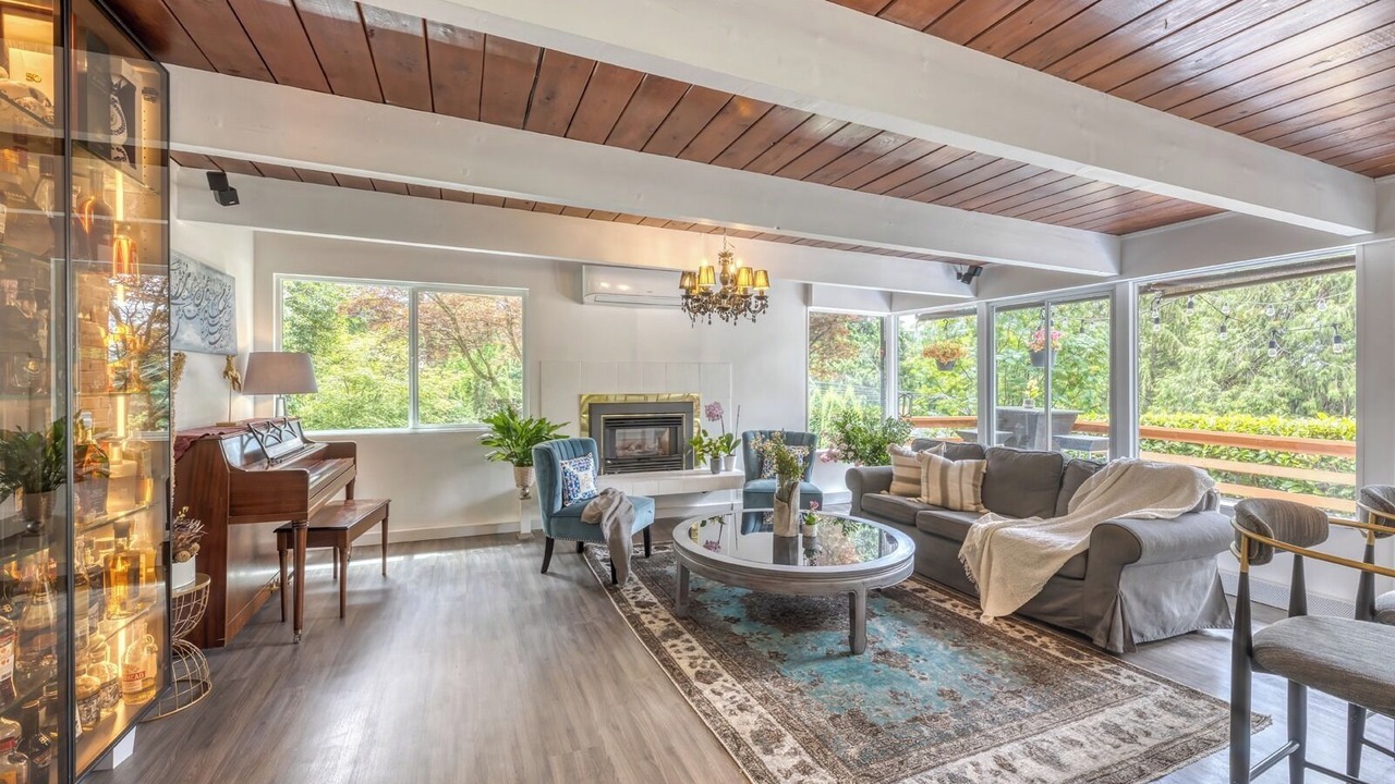 Photo of Livingroom in District of North Vancouver