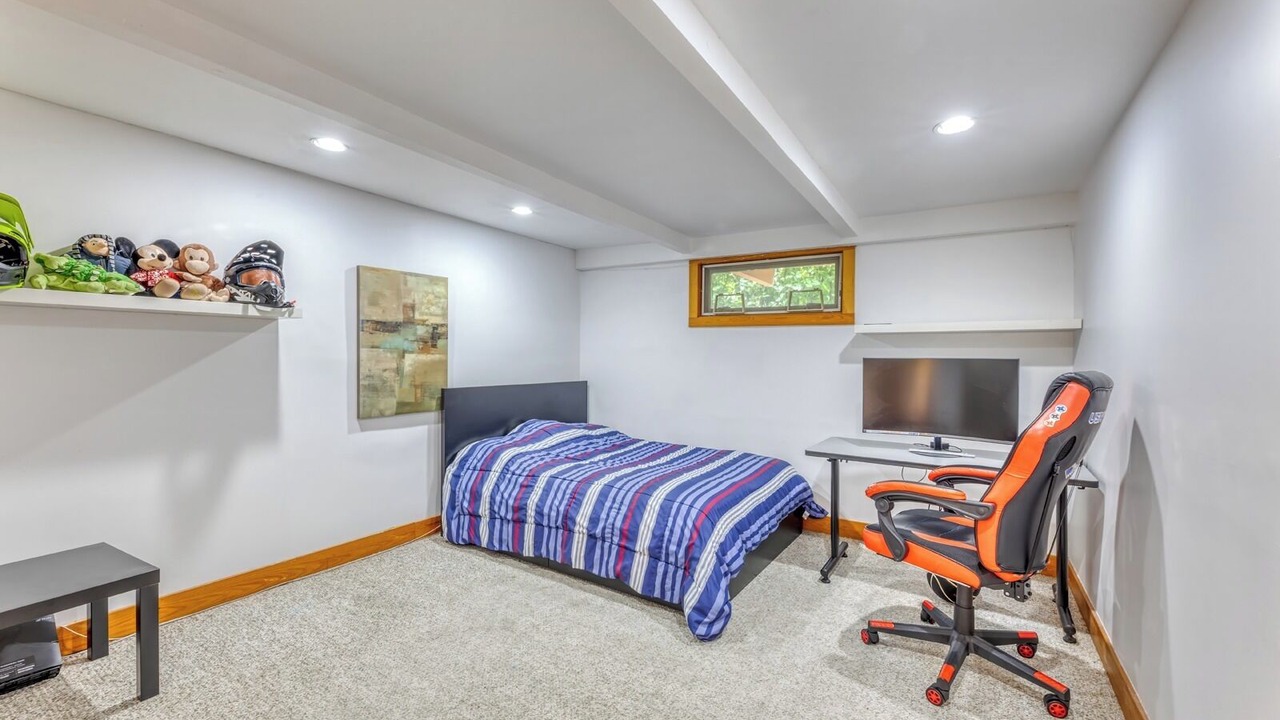 Photo of Bedroom in District of North Vancouver