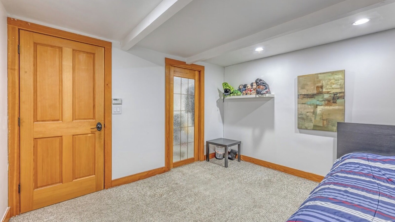 Photo of Bedroom in District of North Vancouver