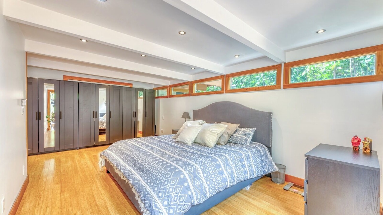 Photo of Bedroom in District of North Vancouver
