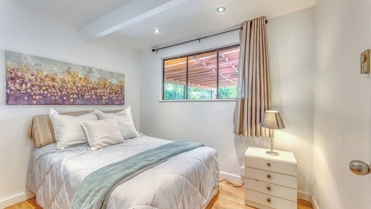 Photo of Bedroom in District of North Vancouver