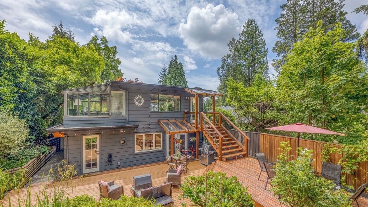 Photo of Patio Balcony in District of North Vancouver