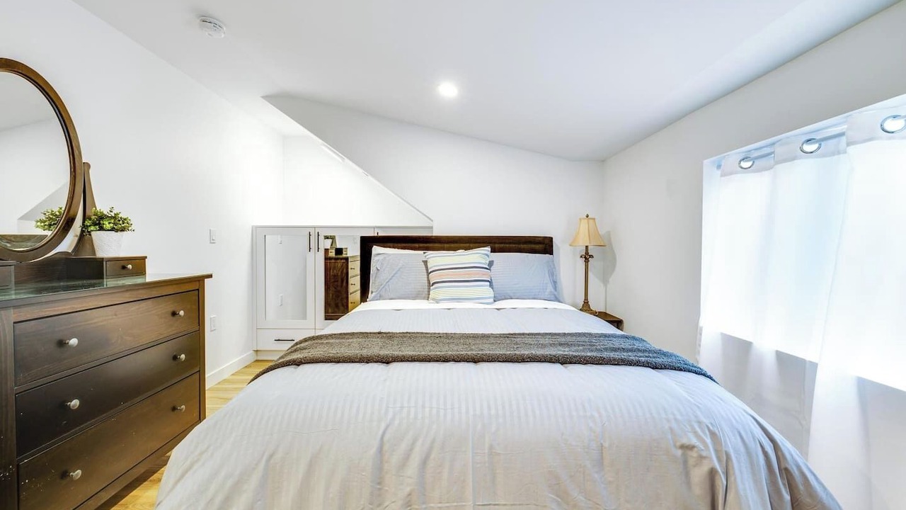 Photo of Bedroom in Sunset