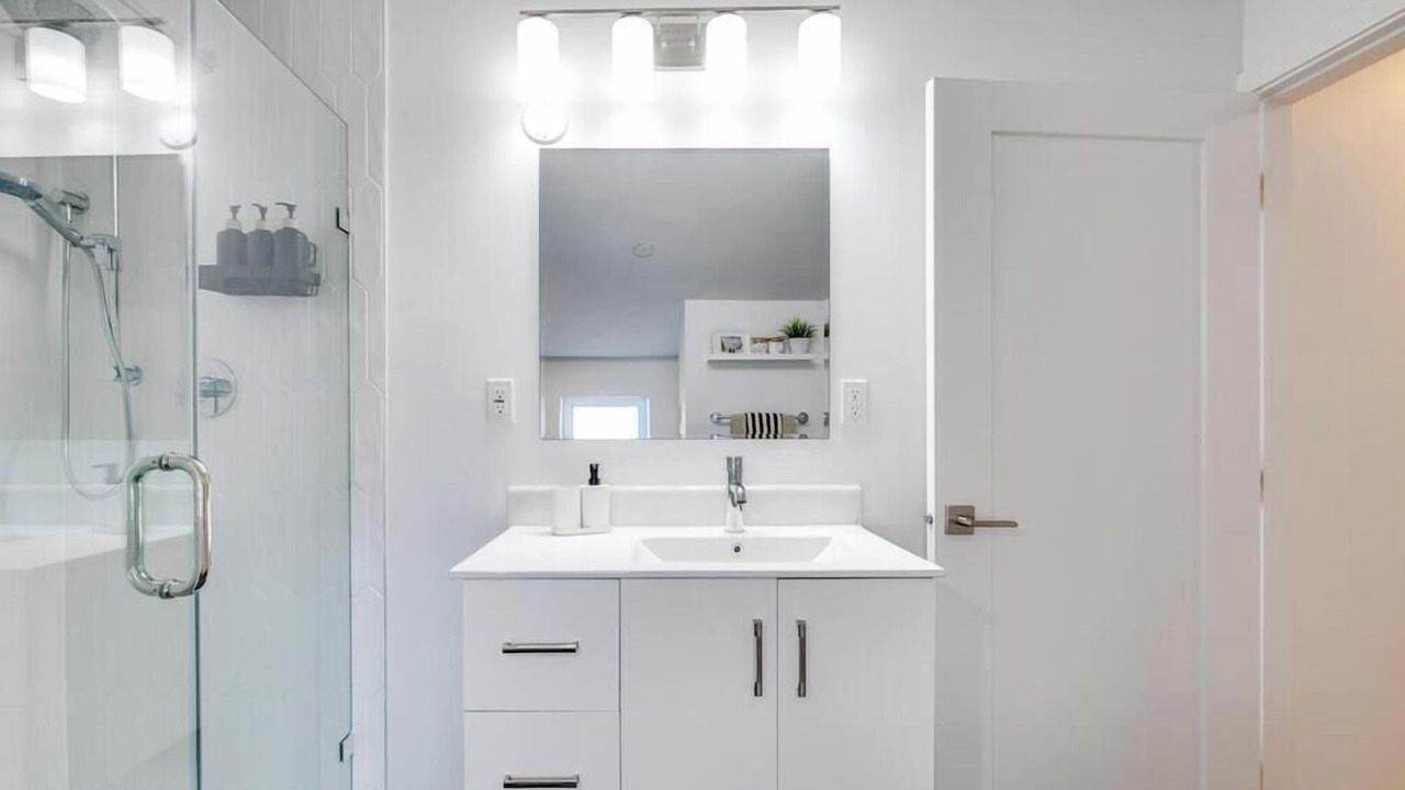 Photo of Bathroom in Sunset