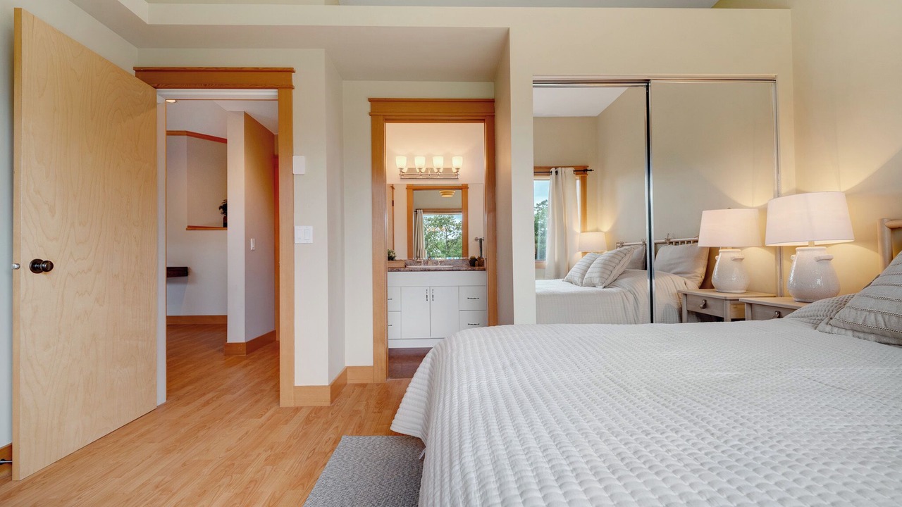 Photo of Bedroom in Salt Spring Island