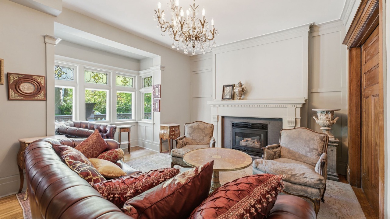 Photo of Livingroom in Upper Beaches