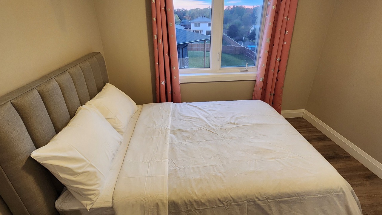 Photo of Bedroom in Colborne