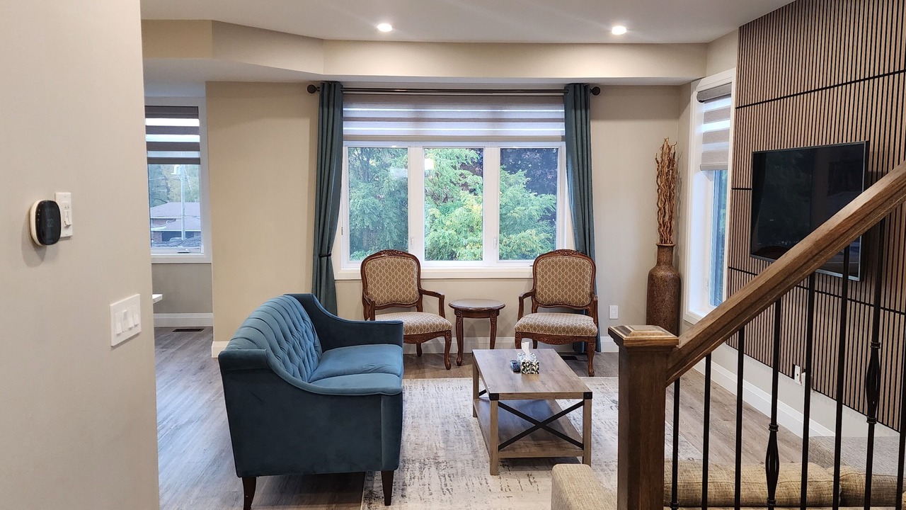 Photo of Livingroom in Colborne