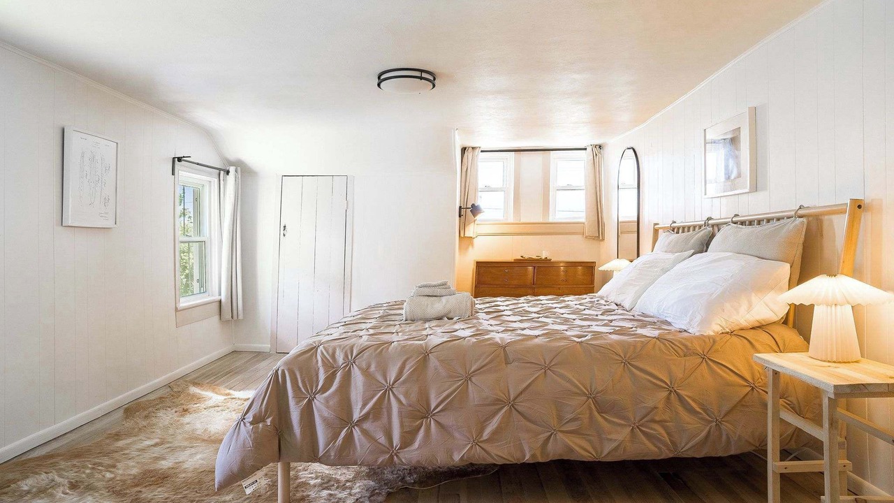 Photo of Bedroom in Greater Napanee