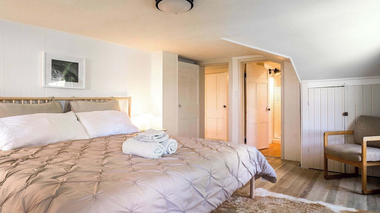 Photo of Bedroom in Greater Napanee