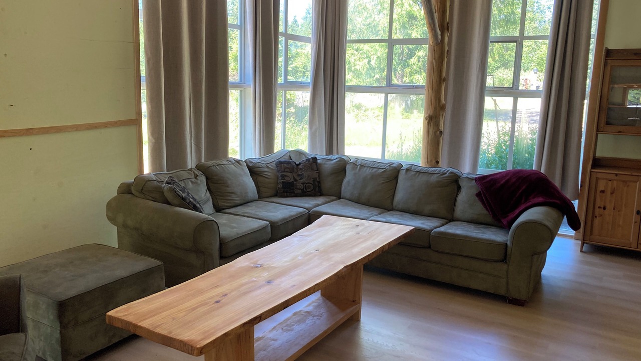 Photo of Livingroom in Whaletown
