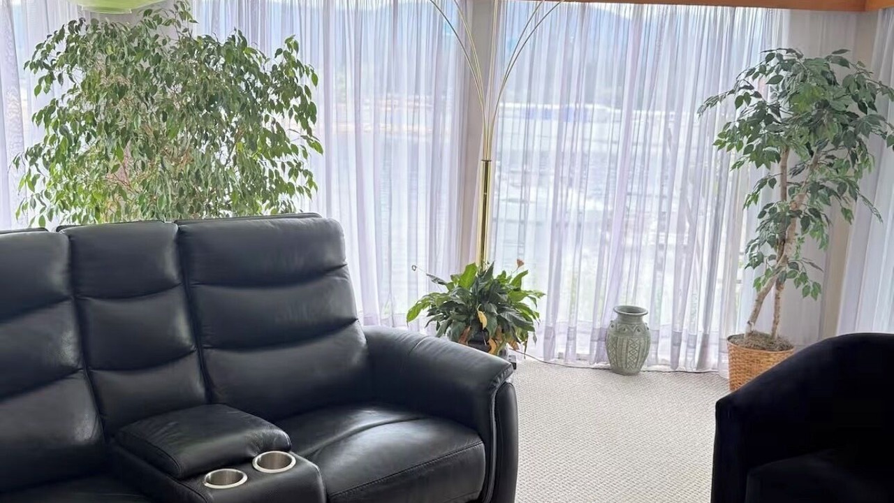 Photo of Livingroom in North Oyster