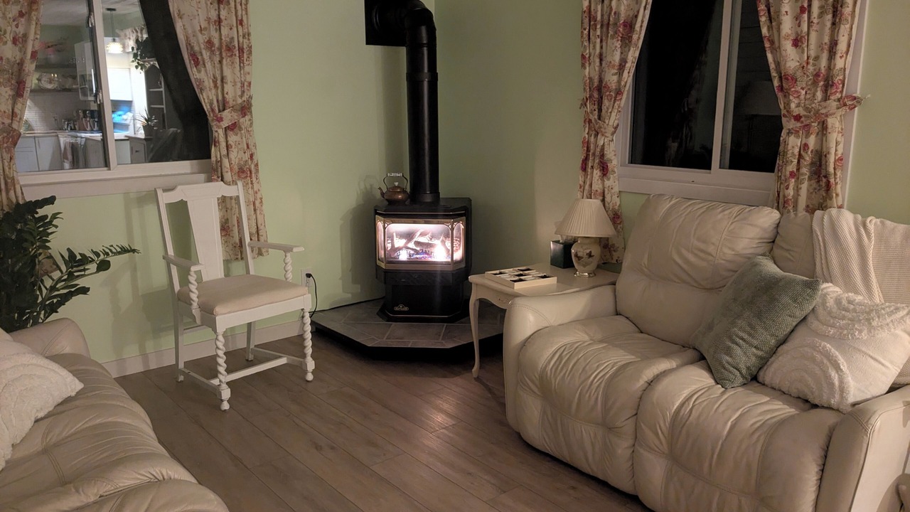 Photo of Livingroom in Addington Highlands
