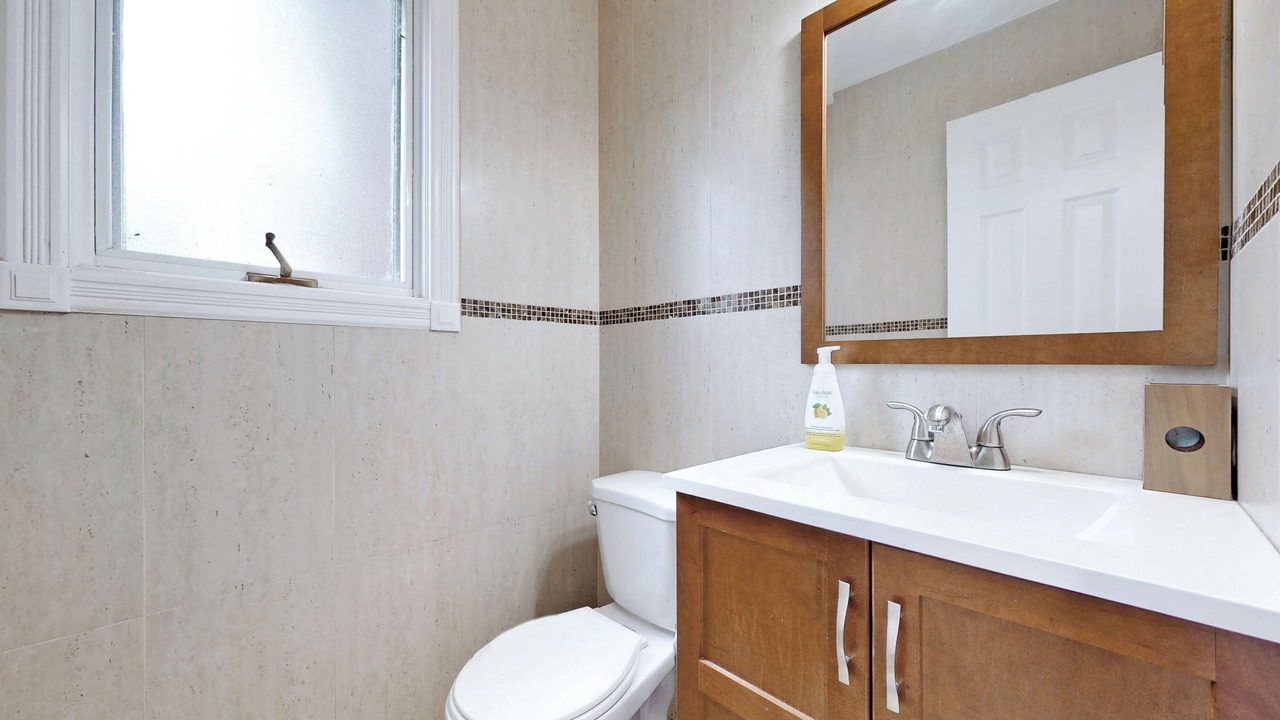 Photo of Bathroom in Erin Mills